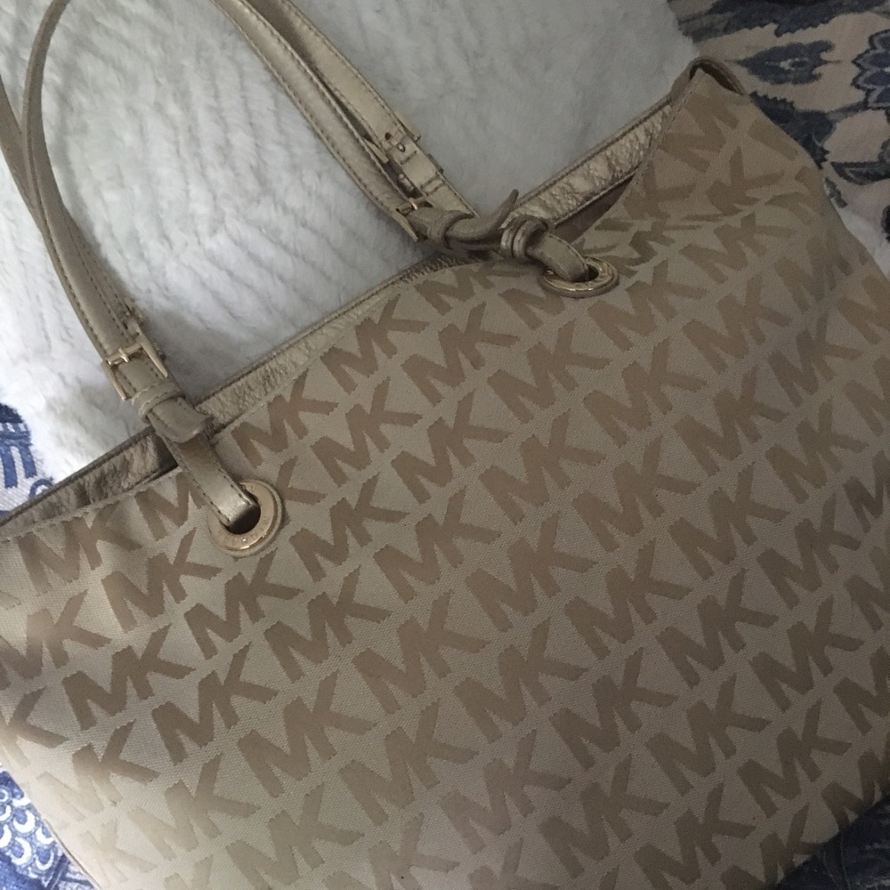 Michael KORS tote style handbag